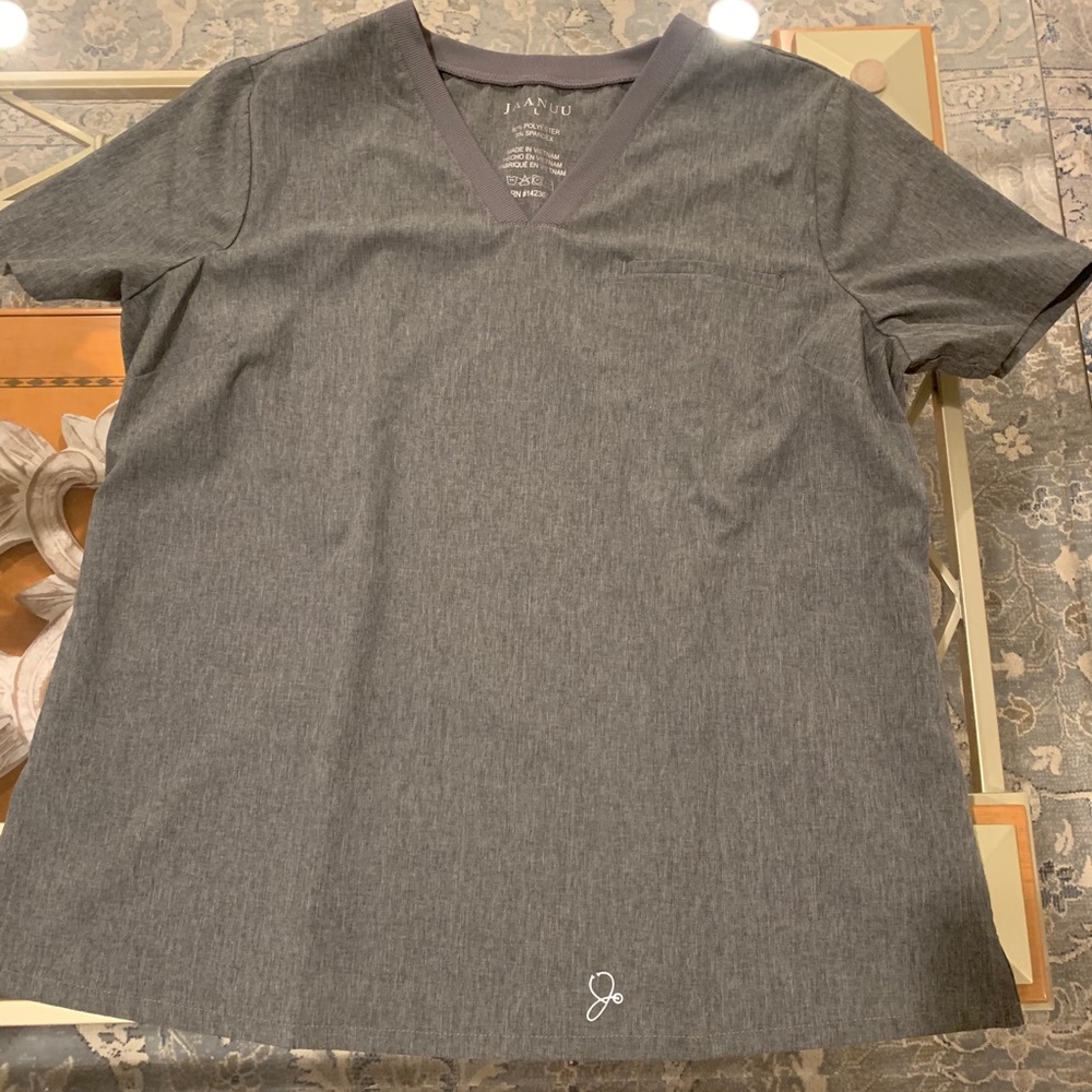 Jaanuu scrub top